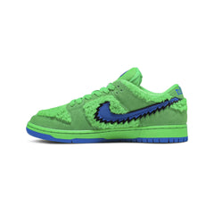 SB Dunk Low x Grateful Dead 'Bears Green