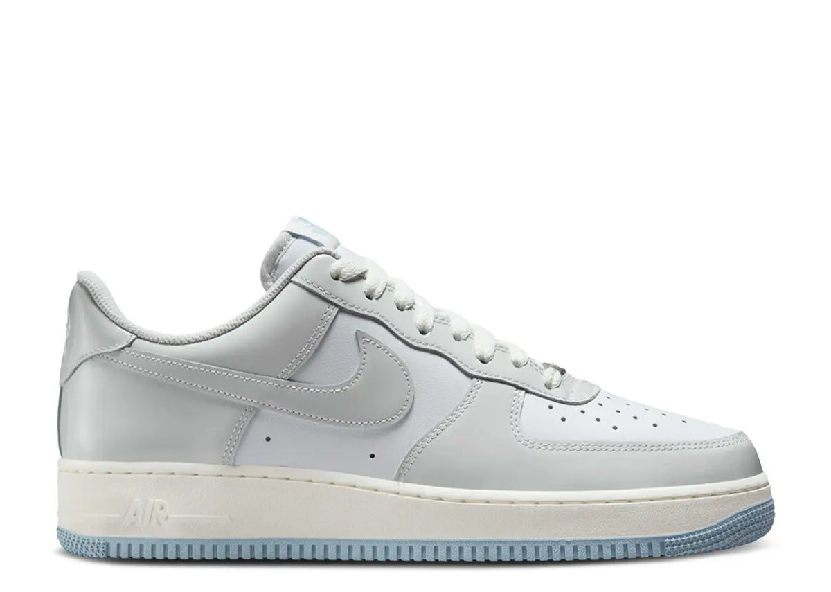 Air Force 1 Low '07 Photon Dust