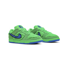 SB Dunk Low x Grateful Dead 'Bears Green