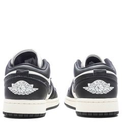 Women's 1 Low SE - Sail/Black/Sail