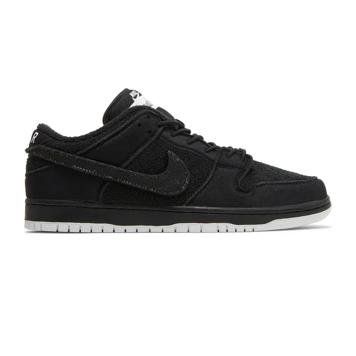 Dunk Low x Gnarhunters 'Black' (2022)