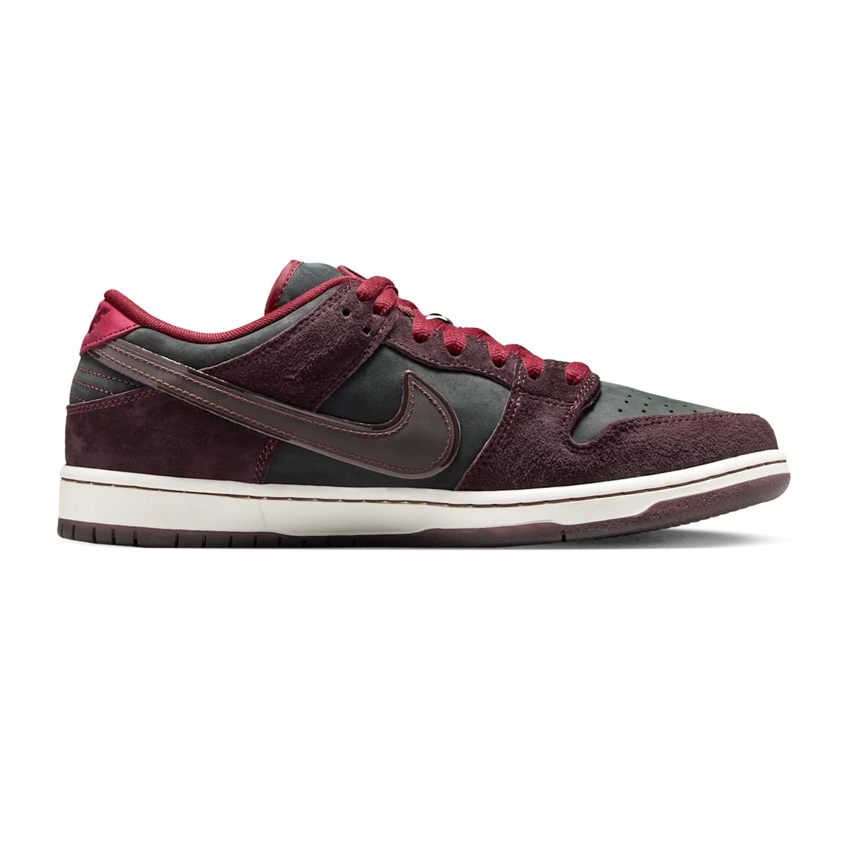 Dunk Low 'Riot Skateshop' (2025)